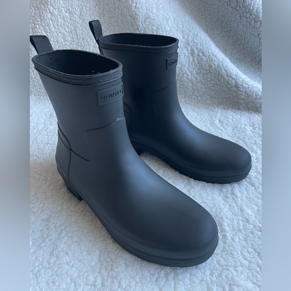 Hunter Rain boots - Black. Size 8 - Picture 2 of 6